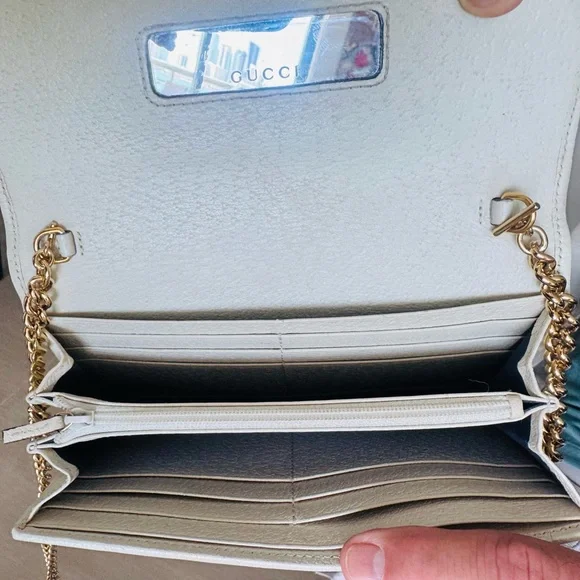 Gucci White Leather Gold Chain Wallet with Blue and Red Stripes - Picture 8 of 8